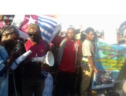 Mahasiswa Kupang Asal Papua Demo Minta Refrendum
