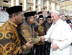Bertemu Paus Fransiskus, GP Ansor Sampaikan Dokumen Deklarasi Islam Untuk Kemanusiaan