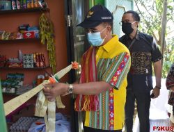 Wali Kota Kupang Serahkan Bantuan BPNTD Kepada 6.421 Keluarga